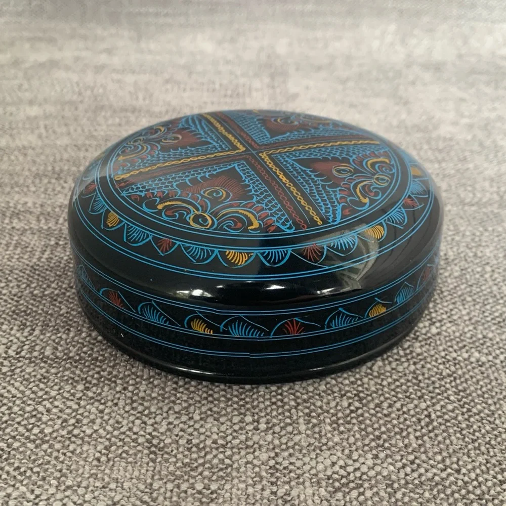 Vtg Paisley Circle Trinket Box Lacquer Kashmir Hand Painted Paper Mache Myanmar